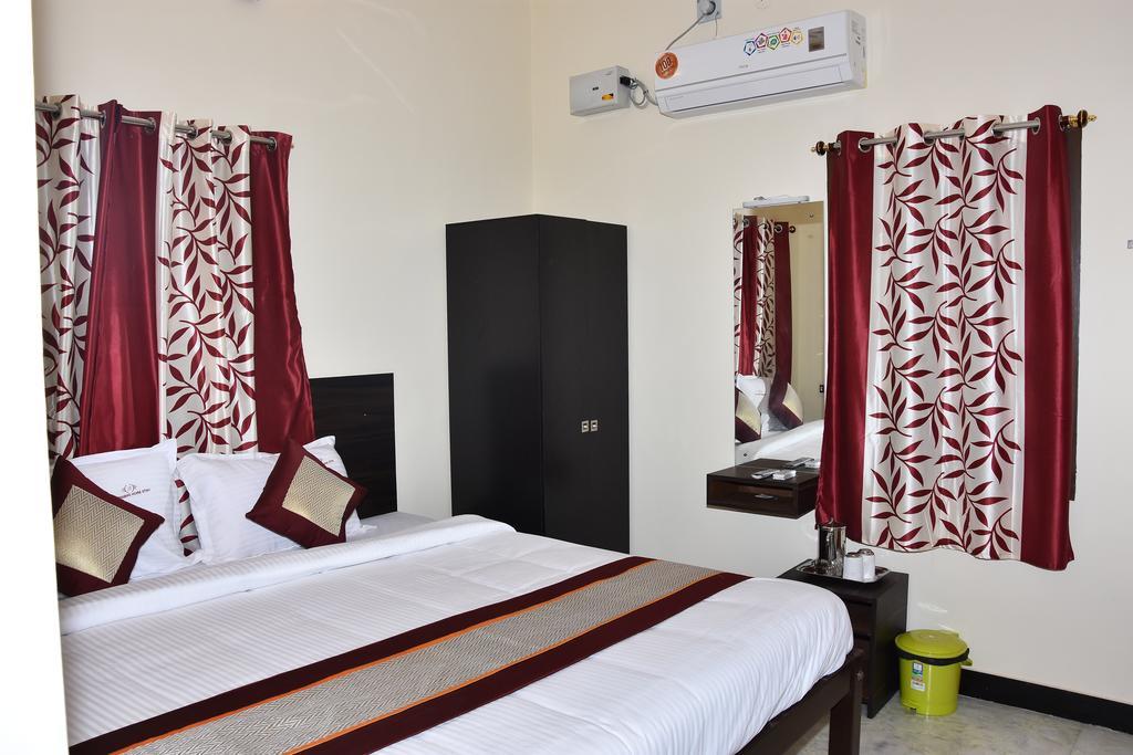 Barnabas Homestay Thanjavur Exteriör bild