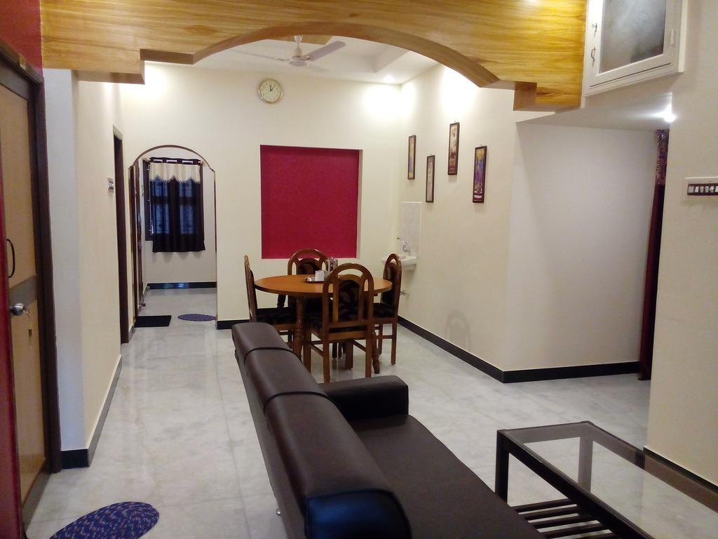 Barnabas Homestay Thanjavur Exteriör bild